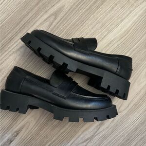 Dream Pairs Classic Black Slip-On Shoes